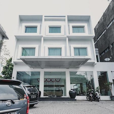 Reddoorz Plus @ Gunung Sahari 2 Джакарта Экстерьер фото