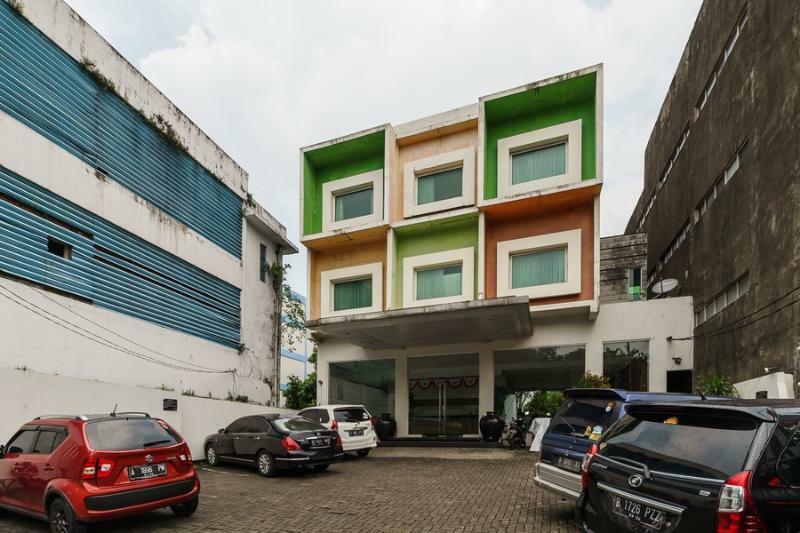 Reddoorz Plus @ Gunung Sahari 2 Джакарта Экстерьер фото